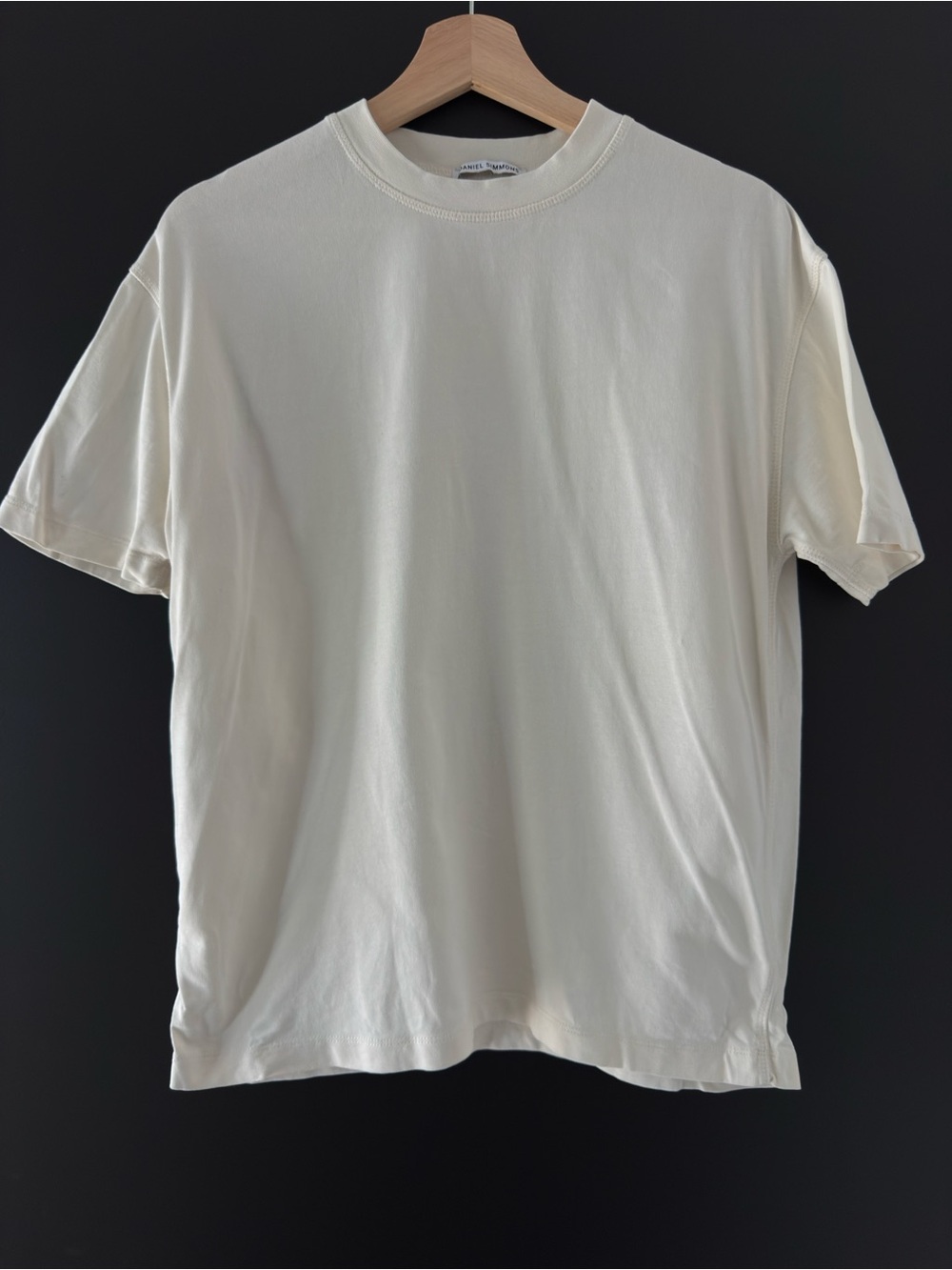 Daniel Simmons - Offwhite Essential T-Shirt size S